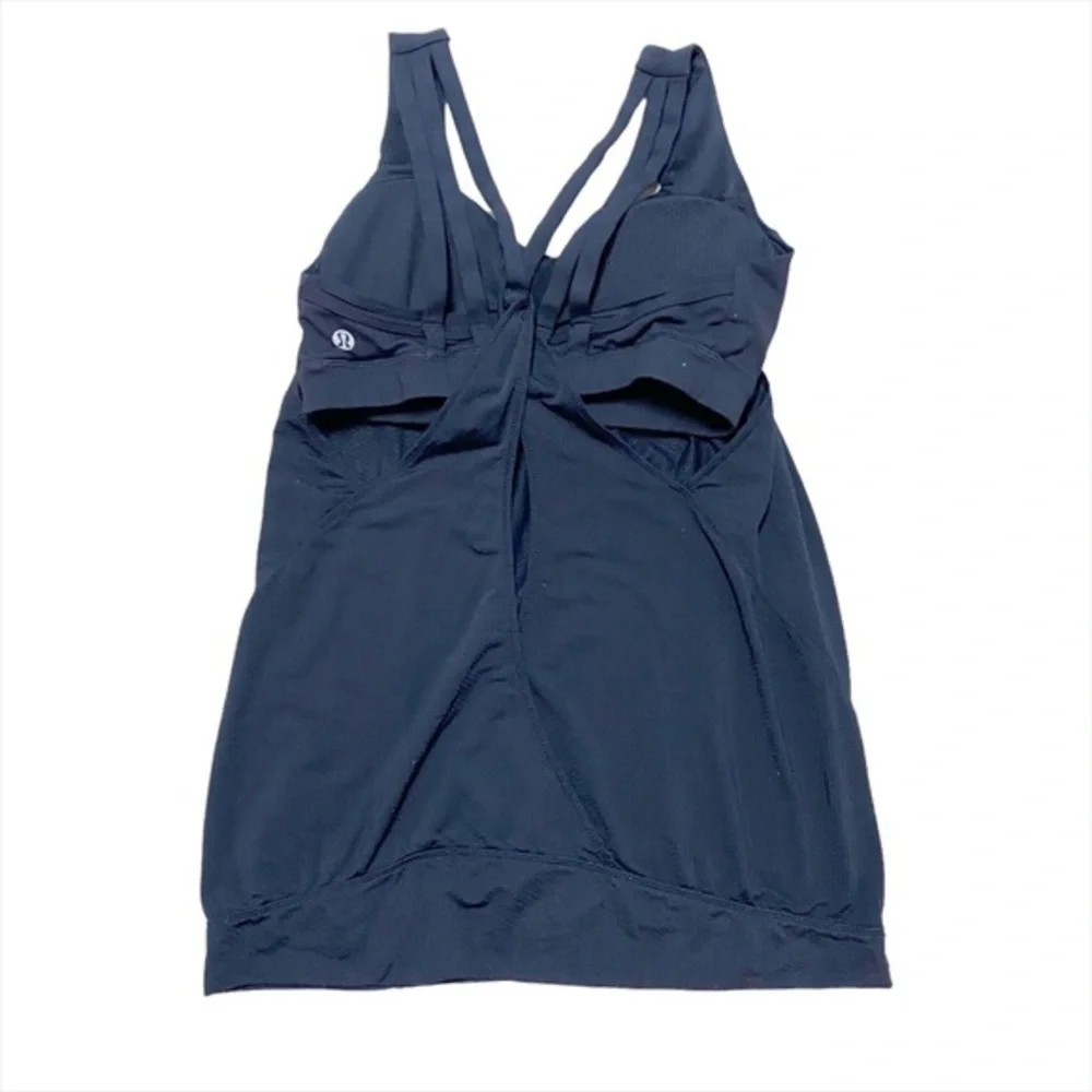 Lululemon black tank top with built in padded bra
